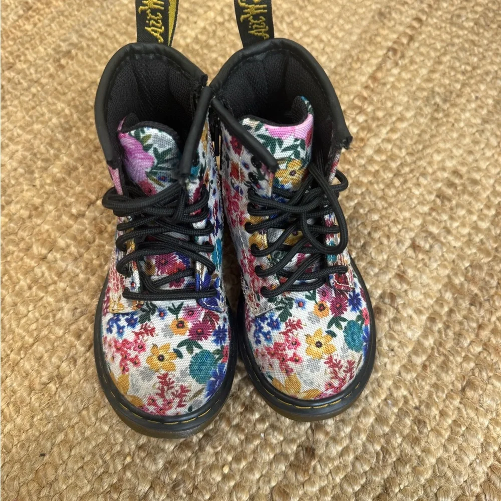 Dr. Martens Toddler Boots- size 8